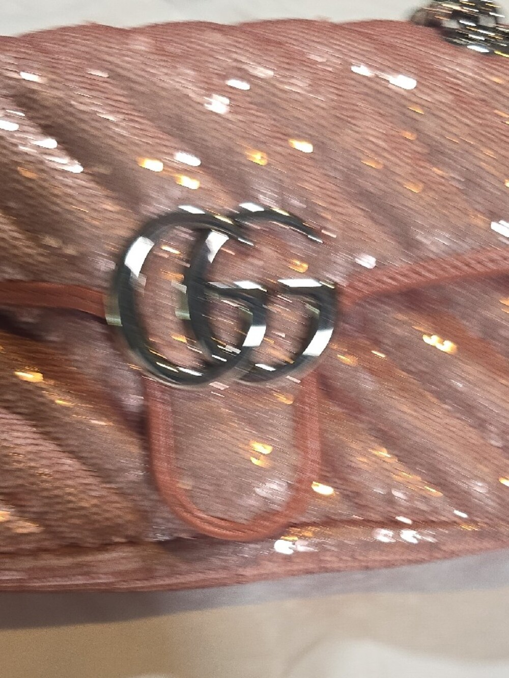 GG Marmont Small Shoulder Bag - Picture 4 of 10